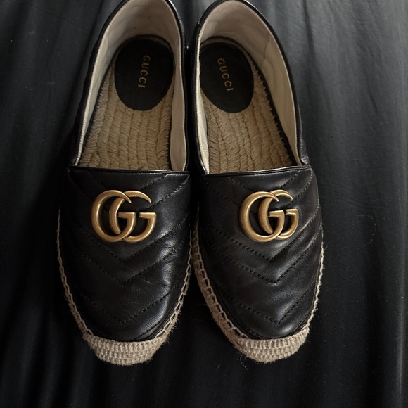 Gucci flats - Picture 1 of 2